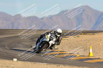 media/Dec-16-2023-CVMA (Sat) [[bb38a358a2]]/Race 11 Amateur Supersport Open/